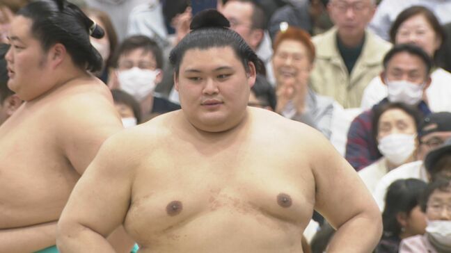 横綱・大の里は同じ2敗の関脇・安青錦に勝ち優勝争いは豊昇龍と並ぶ展開に 大相撲九州場所13日目|TBS NEWS DIG