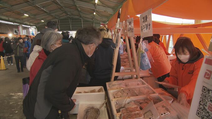 地震の困難乗り越え初売り 輪島朝市”出張”で開催　|　石川県のニュース｜MRO北陸放送