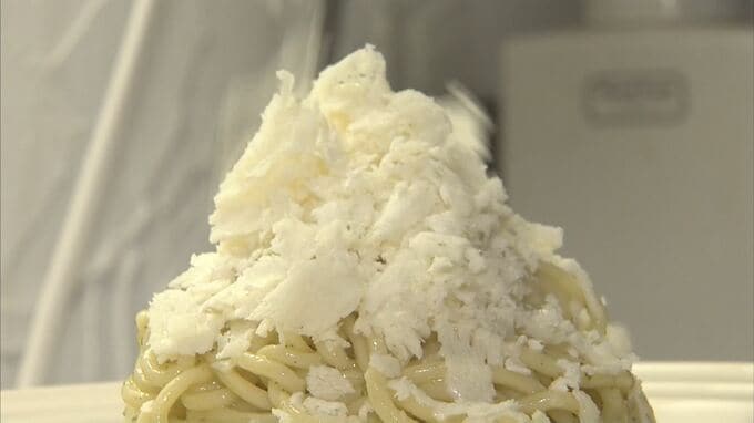 パスタなのか…かき氷なのか…そして、味は？猛暑で品切れも「かき氷パスタ」　|　BSSニュース | BSS山陰放送