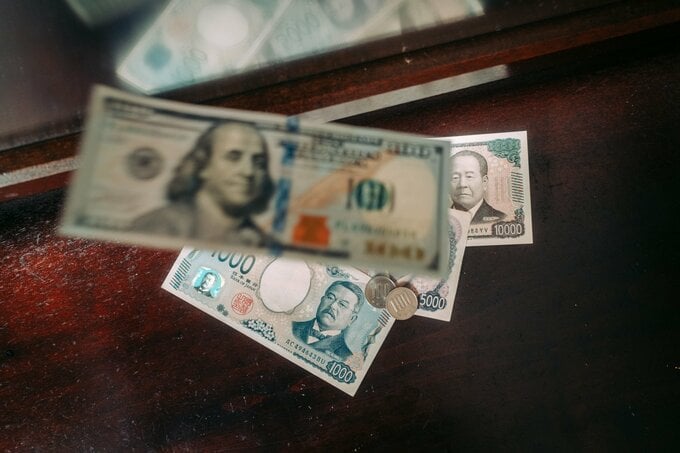 ドル買い優勢、対円は162円40銭台でほぼ変わらず－早朝シドニー市場