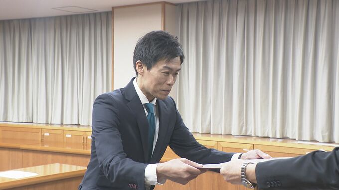 「数時間前まで一町民だったので正直実感は…」石川・志賀町長選から一夜 稲岡さんが初登庁で決意新たに　|　石川県のニュース｜MRO北陸放送