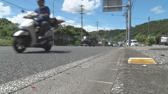 うるま市で死亡事故 バイクが配送車に追突|TBS NEWS DIG