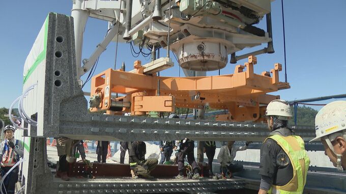 中央道リニューアル工事を公開  耐久性高く製造時のCo2排出量を抑えた最新の床版に…作業は1車線に抑えて渋滞対策も　|　名古屋・愛知・岐阜・三重のニュース【CBC news】 | CBC web