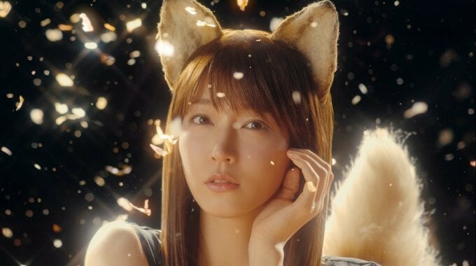 【 吉岡里帆 】“どんぎつね”が4年ぶりに復活　黒いドレスで「大人の魅力」全開　鰹節に溺れる幻想的な姿を披露|TBS NEWS DIG