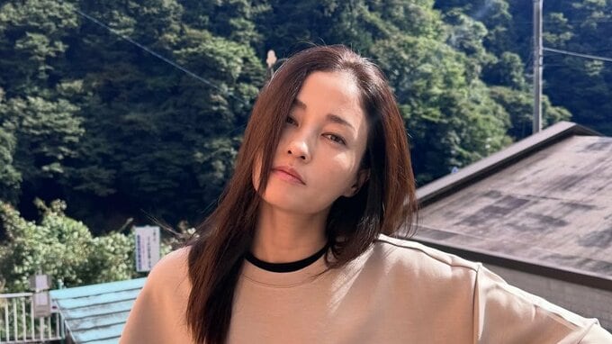 【黒木メイサ】絵文字で「カメラ、パン、雲、グラス、カエル」　ロケの合間か　オフショット画像を投稿|TBS NEWS DIG