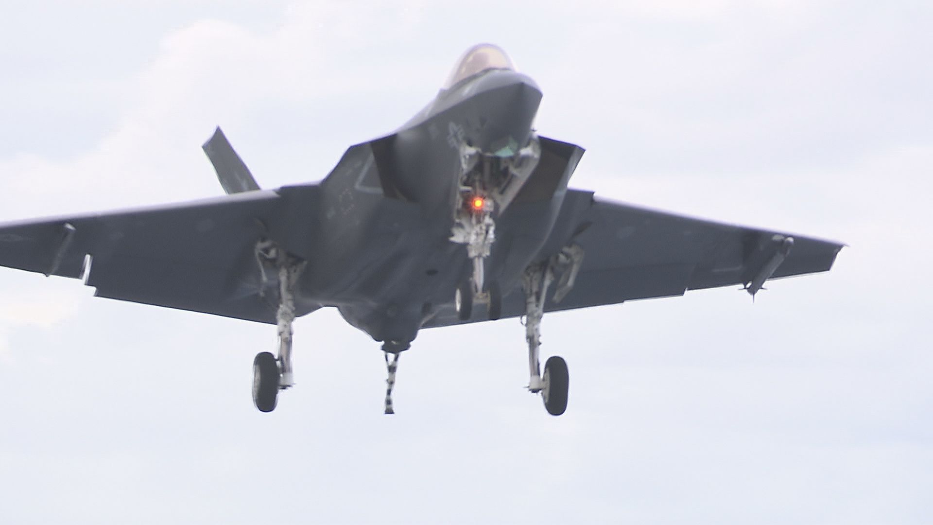 空母艦載機CQに向かう動き本格化 早期警戒機E2D・ステルス戦闘機F35C