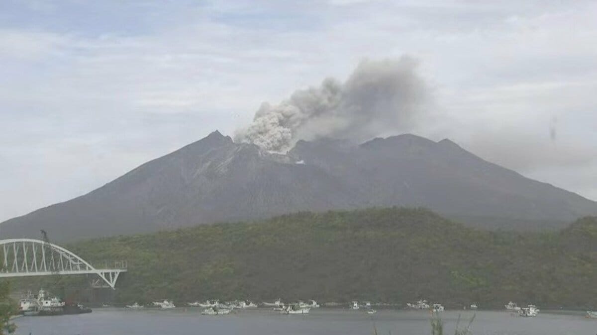 桜島で断続的に噴煙【22日から23日の降灰予報】鹿児島・宮崎・熊本