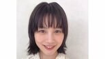 【 のん 】　「髪の毛短い！ずいぶん伸びたから切ろうかな」 レースブラウス姿の笑顔あふれるオフショット・どアップも公開　「アップが可愛いのん」「どアップたまらん」など反響続々|TBS NEWS DIG