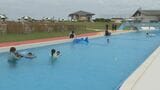 芝政ワールドでプール開き 県内外の家族連れが訪れスライダーや波の出るプール楽しむ 福井県・坂井市|TBS NEWS DIG