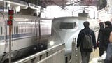 年末年始の帰省ラッシュピークを迎える JR博多駅も混雑 山陽新幹線と九州新幹線の下りは若干空席あり|TBS NEWS DIG