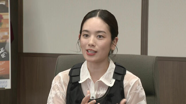 大牟田市が舞台の映画「オオムタアツシの青春」主演の筧美和子さんらが福岡県知事を表敬訪問|TBS NEWS DIG