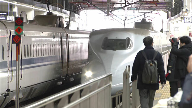 年末年始の帰省ラッシュピークを迎える JR博多駅も混雑 山陽新幹線と九州新幹線の下りは若干空席あり|TBS NEWS DIG
