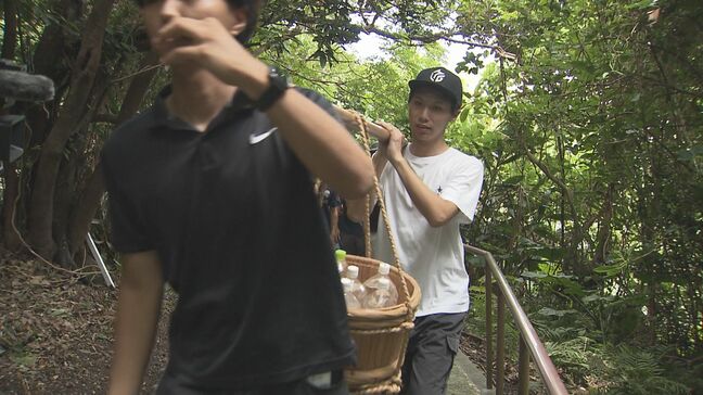 沖縄戦当時、女子学徒たちが兵士の食事を運んだ「飯上げ」を追体験　沖縄大学生が南風原戦跡でフィールドワーク|TBS NEWS DIG