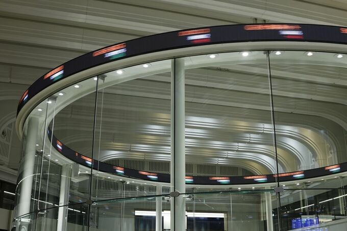 【日本市況】日経平均1200円近く下落、AI関連に売り集中－債券上昇