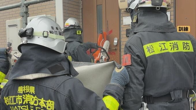 ドアを壊して…解体予定のアパートで救助訓練　島根県松江市|TBS NEWS DIG