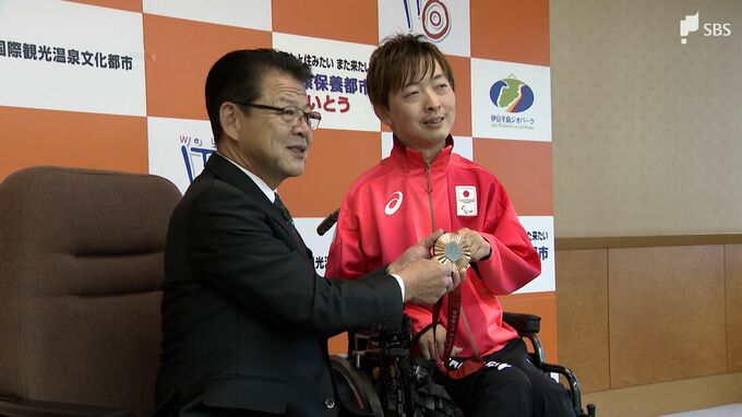 「伊東市民の方に支えられて」パリパラ銅メダルのボッチャ杉村選手へ伊東市が感謝状　模擬コートで繊細な技術　|　静岡のニュース | SBSNEWS | 静岡放送