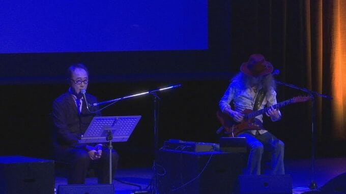 島根県の松江ゆかりの小泉八雲作品　朗読とギターで表現　方言の語りにゾゾッ|TBS NEWS DIG