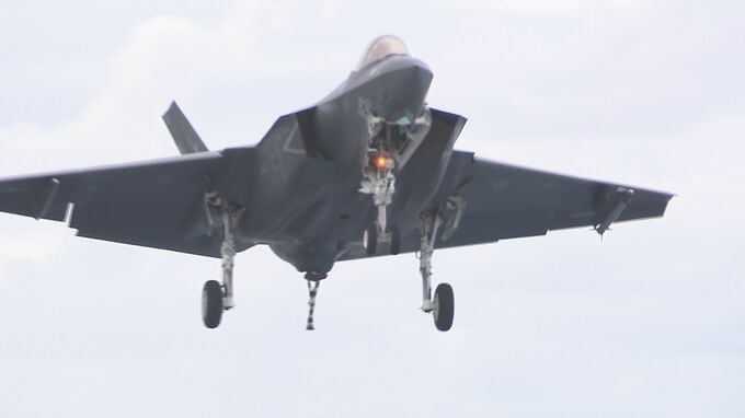 空母艦載機ＣＱに向かう動き本格化　早期警戒機E2D・ステルス戦闘機F35C・戦闘攻撃機FA18次々に飛び立つ　アメリカ軍岩国基地|TBS NEWS DIG