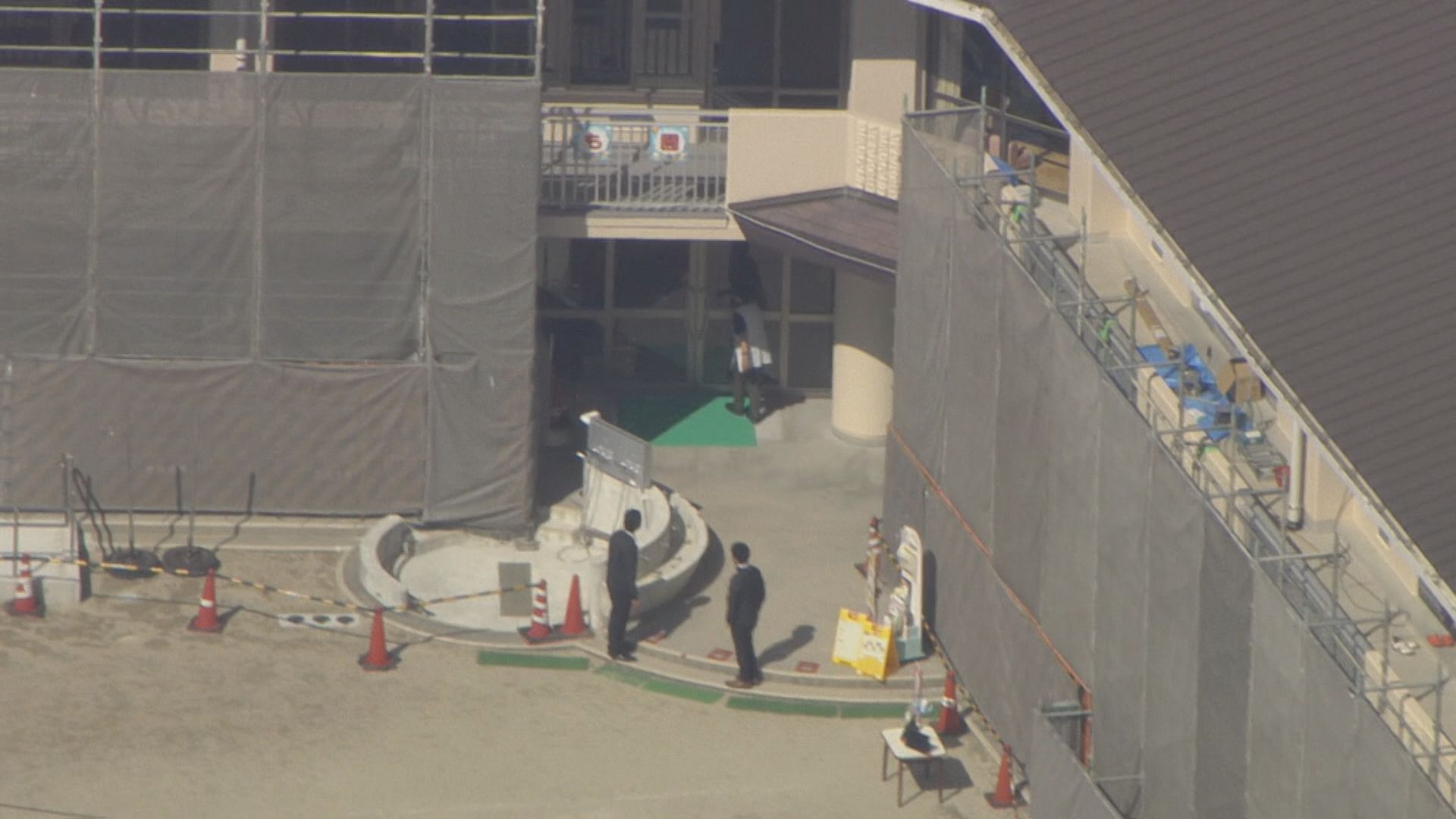 こども園の職員から「刃物を持った男がいる」との通報 20代くらいの男を目撃 警察が捜査