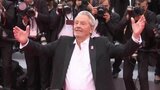 フランスの俳優 アラン・ドロン氏自宅から銃72丁を押収　3000発を超える銃弾も|TBS NEWS DIG