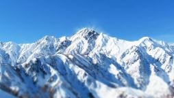 カナダ国籍の46歳の男性が大けが　バックカントリースキー中に滝に滑落　地元の日本人ガイドと滑走　長野・北アルプス・小遠見山|TBS NEWS DIG