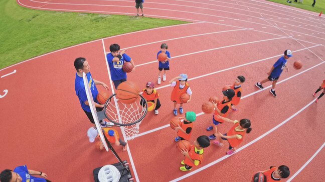 バスケットボールやラグビー、陸上など　小学生が6種類のスポーツを同時に体験　競技の楽しさ学ぶ|TBS NEWS DIG