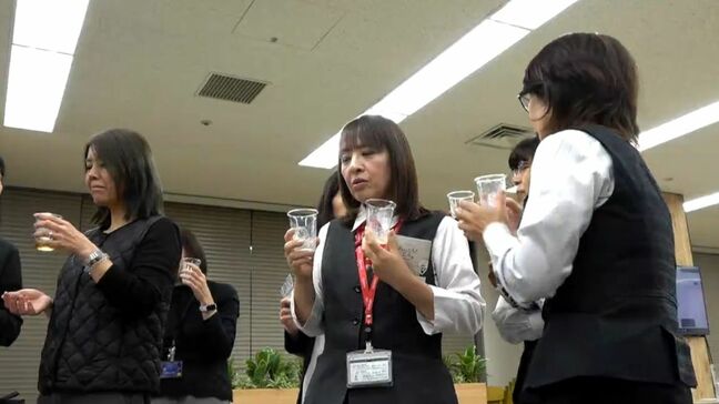 「若い世代へ訴えたい」薩摩酒造が大阪の金融機関で芋焼酎PR 鹿児島|TBS NEWS DIG