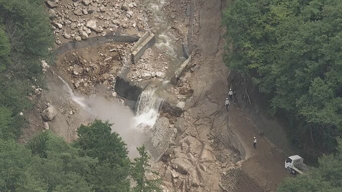 【続報】孤立状態だった宿泊客や登山客の一部下山始まる　土石流が発生し橋が崩落　県が仮設橋を設置　北アルプス燕岳の登山口・中房温泉　およそ390人が一時足止めに　長野・安曇野市　|　SBC NEWS | 長野のニュース | SBC信越放送