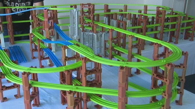 玉造温泉のホテルに巨大トイレ―ル出現　何とレールが１９層　|TBS NEWS DIG