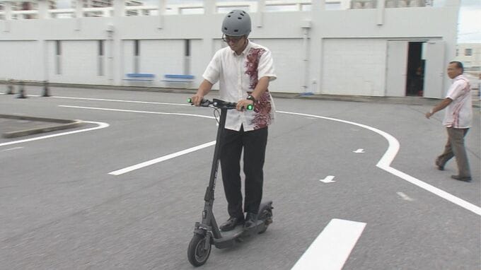 警察官らが電動キックボード「特定原付」などの乗車を体験　安全指導に生かす|TBS NEWS DIG