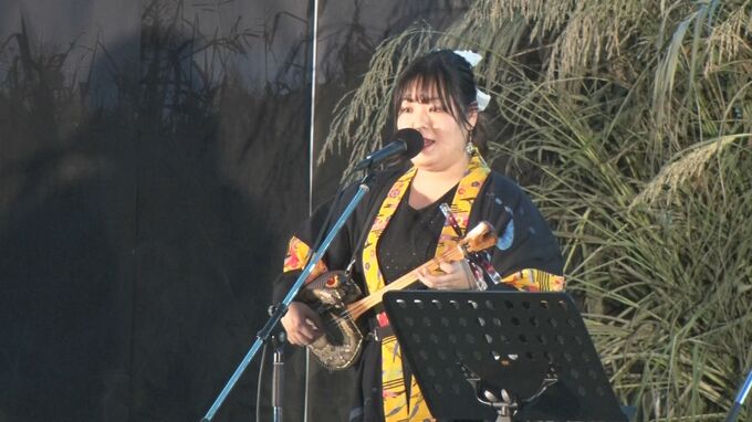 月明かりの下で民謡を楽しむ「毛遊びコンサート」　秋の夜のひとときを満喫|TBS NEWS DIG