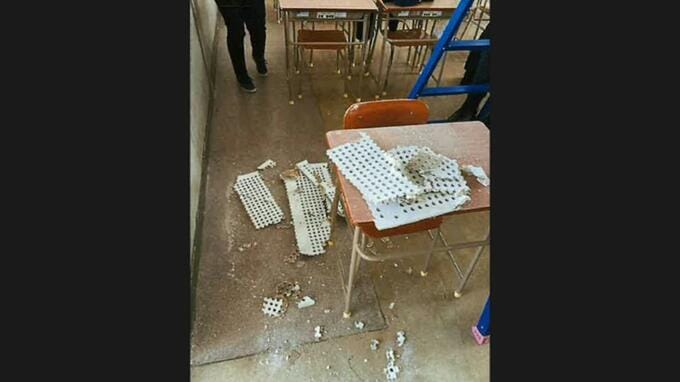 中学校のホームルーム中　教室の天井が剝がれ生徒の机に落下… その日欠席で無事 以前の工事で「ビス打ち忘れ」か|TBS NEWS DIG