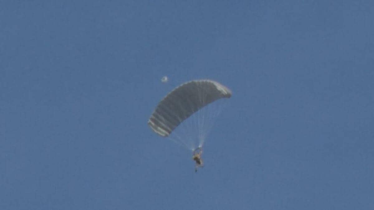 Ｈハンガリー（軍）＊ＦＡＩ＊スポーツパラシュート１０００回降下者バッジ（実物） Hハンガリー（軍）＊FAI＊スポーツパラシュート1000回降下者