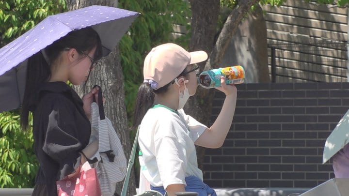 「溶けるような暑さ」　甲府32.5度、勝沼32.3度など　山梨県内は観測７地点で真夏日　9地点で今年の最高気温