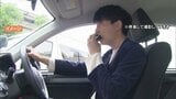 運転しながら「おにぎり」食べるのは交通違反?警察に確認すると…|TBS NEWS DIG