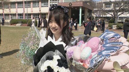 お菓子や風船を花束のように…“バルーンブーケ”が卒業式の定番 お菓子や風船を花束のように…“バルーンブーケ”が卒業式の定番