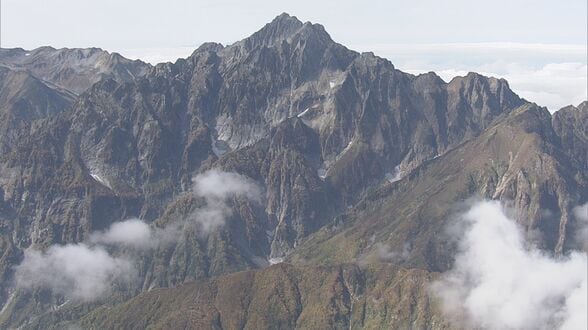 北アルプス剱岳で行方不明の70歳男性、標高2750m北方稜線の谷で遺体発見…7月30日から連絡途絶え県警ヘリが発見、単独登山で滑落か | 富山のニュース|天気・防災|チューリップテレビ