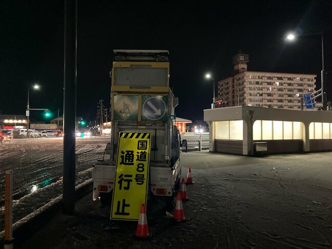 【大雪情報】国道8号・朝日町～高岡市の約65キロ　11日午後5時から通行止め　並行する北陸道も通行止め　車両の立ち往生防止のため　富山|TBS NEWS DIG