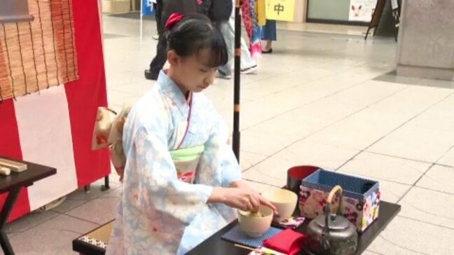 「自分が点てたお茶で喜んでくれるのはうれしい」茶道を習う子どもたちがお茶会で日ごろの稽古の成果を披露 愛媛県・松山市|TBS NEWS DIG