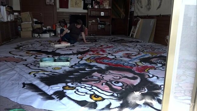 「弘前ねぷたまつり」開幕まで1か月切る ねぷた絵の制作が大詰め 色の濃淡を調整して鮮やかな鏡絵仕上げる「迫力とか躍動感とか主になると思いますが『ほっと感』も大事かな」 青森県|TBS NEWS DIG