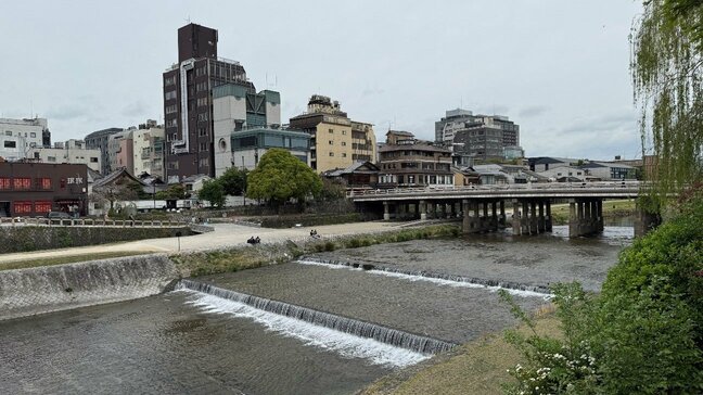 アユの遡上を阻む「落差工」京都・鴨川に“命の道”を‥20年以上奮闘する市職員や地元の人たち 天然アユ支える「手作り魚道」|TBS NEWS DIG