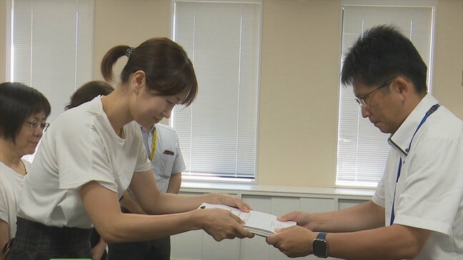 「習い事をさせてあげたい」 小中学校の給食無償化を要望 市民団体が5212人分の署名を県に提出 山梨|TBS NEWS DIG