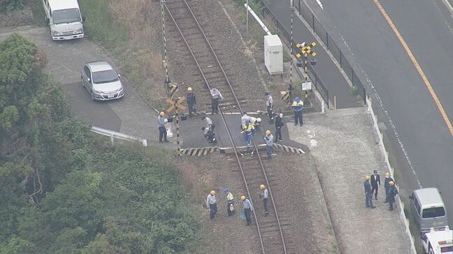 踏切内に立ち往生した 軽トラック　松浦鉄道の列車と衝突　軽トラック運転の70代男性　病院で死亡確認|TBS NEWS DIG