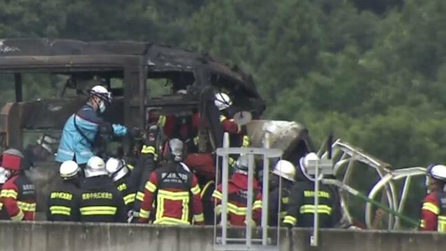 高速バスとトラックが正面衝突 2人が死亡 徳島道の事故で警察がトラックを所有する会社を捜索 |TBS NEWS DIG
