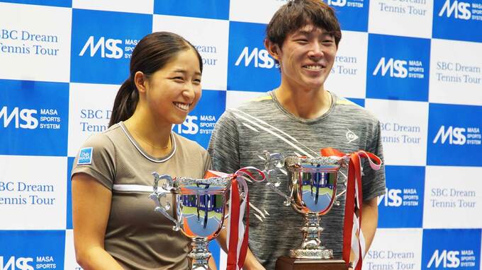 アメリカ帰りの菊地が初優勝 「勝ち切れた事が嬉しい」女子はケガで苦しんだ清水が初優勝 1000万円獲得へ前進【SBCドリームテニスツアー】|TBS NEWS DIG
