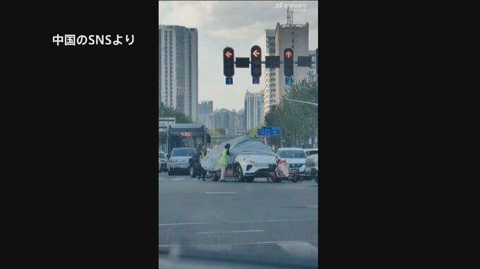 中国・武漢で「無人自動運転タクシー」がスクーターと衝突　タクシー運営のIT大手「百度」はスクーター側の信号無視と主張