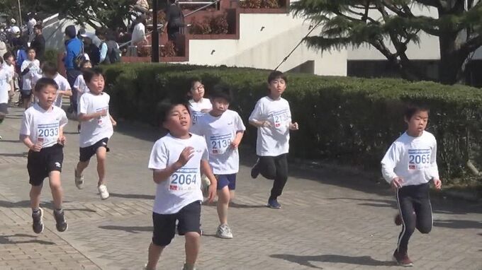 強い日差しの中ゴール目指して　ちびっ子健康マラソン大会　|　BSSニュース | BSS山陰放送