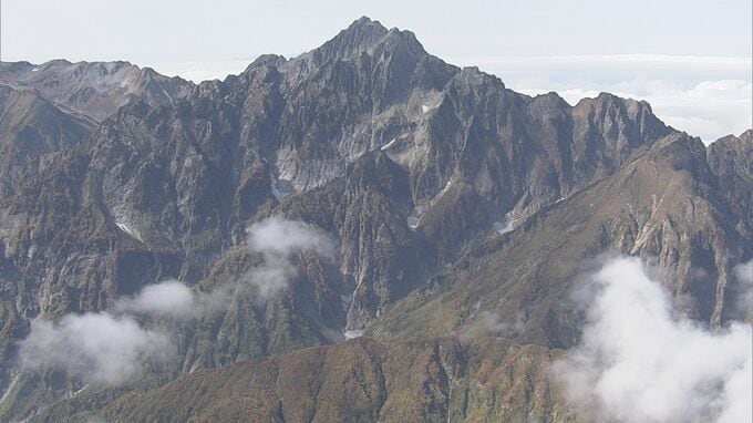 北アルプス剱岳で行方不明の70歳男性、標高2750m北方稜線の谷で遺体発見…7月30日から連絡途絶え県警ヘリが発見、単独登山で滑落か　|　富山のニュース｜天気・防災｜チューリップテレビ