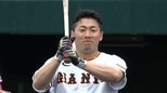 巨人ドラ1の高卒ルーキー・浅野翔吾、気温9度も「寒くないです」 半袖で登場し快音連発|TBS NEWS DIG