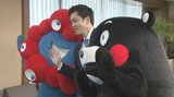 大阪万博PRのため吉村知事が熊本に 「県産木材繊維のユニホーム」をくまモンが “クンクン”　　|　熊本のニュース｜RKK NEWS｜RKK熊本放送